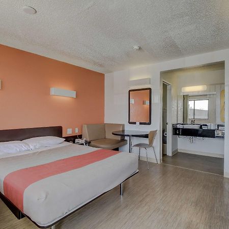 Motel 6-San Antonio, Tx - Fort Sam Houston Eksteriør billede